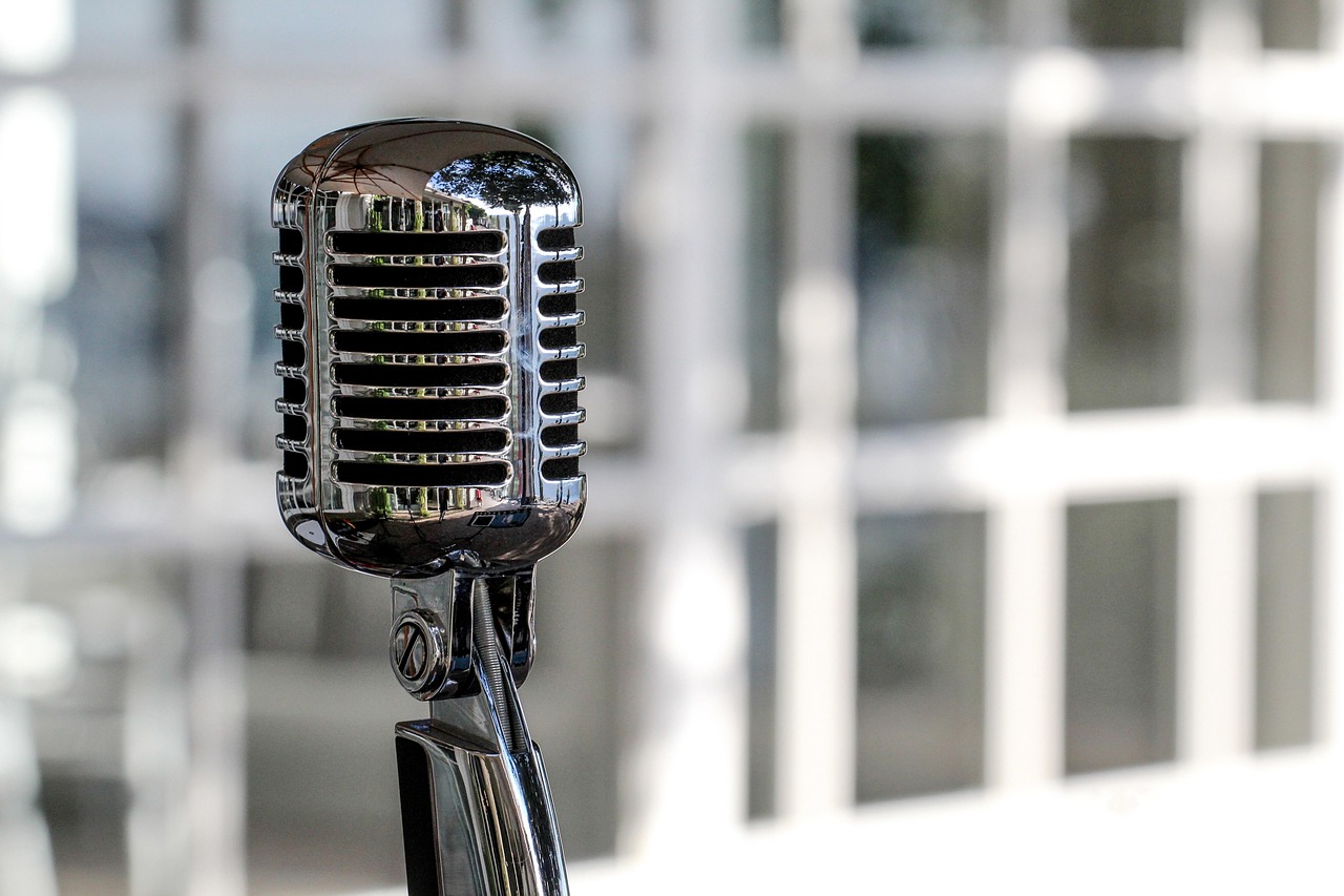 podcast microphone audio recording studio mic voice record technology entertainment interview cartoon people talking