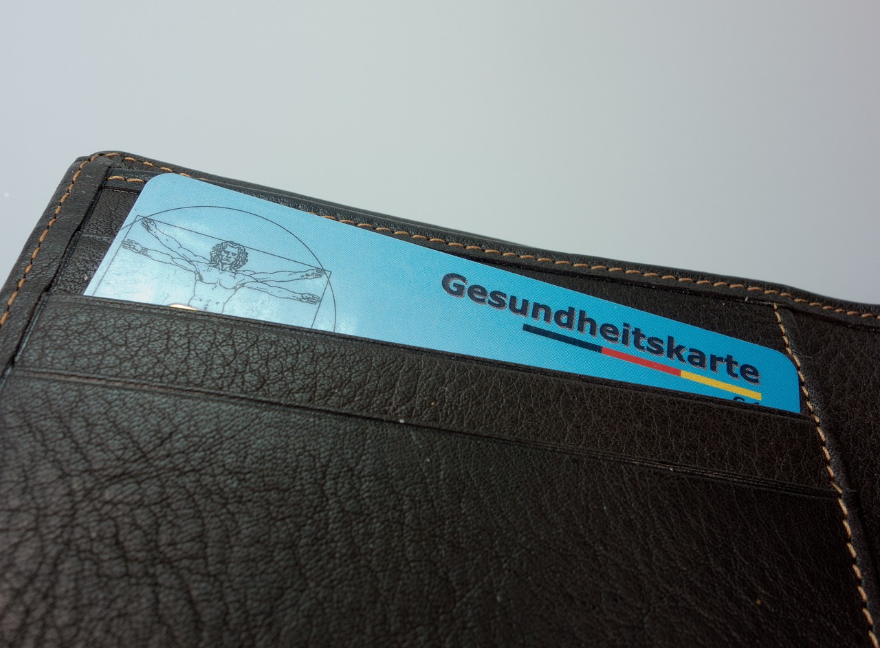health card health wallet health insurance insurance cost money disease euro social social insurance legally germany aok private insurance card chip finance health insurance health insurance health insurance health insurance health insurance insurance